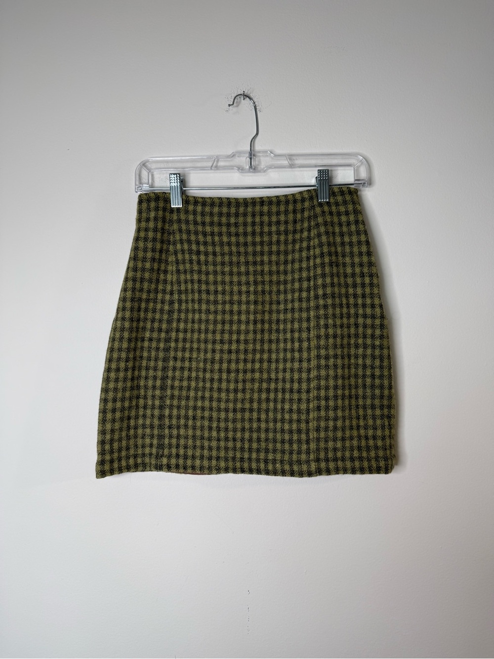 Ann Taylor Olive Green Gingham Knit Mini Skirt | 90s retro supermodel style